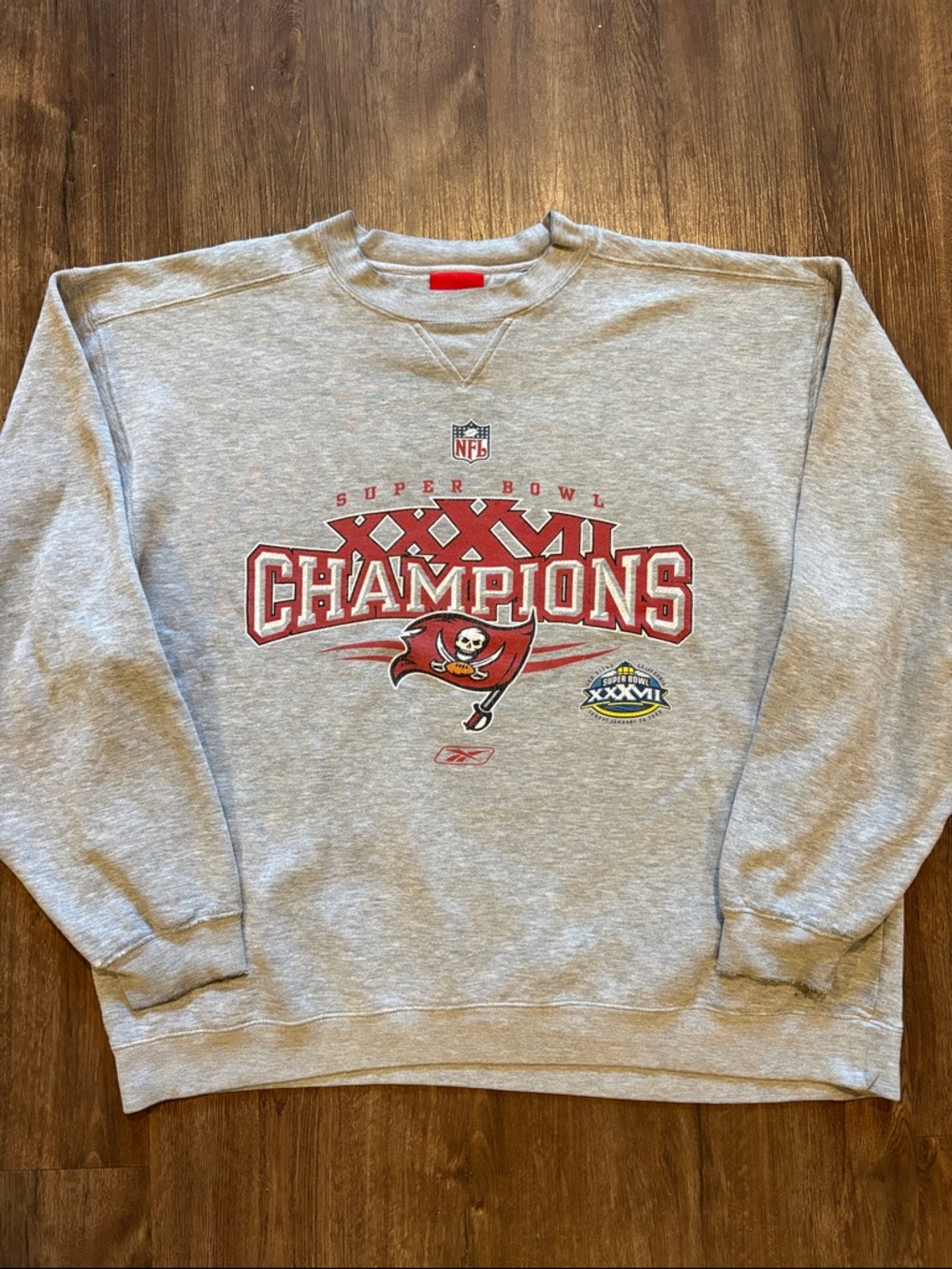 Vintage Reebok, Tampa Bay Buccaneers men’s XL crewneck sweater Super Bowl